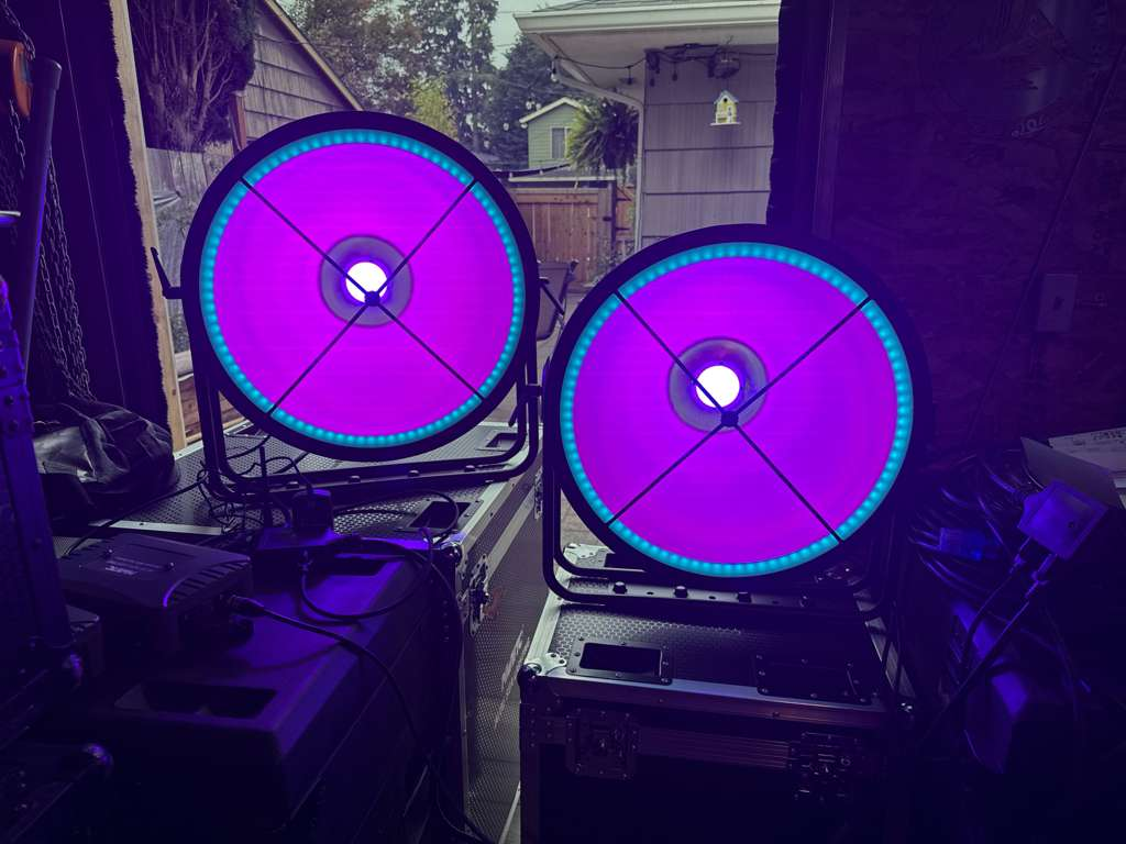 American Customers Praise Blue Sea Lighting Retro 600W 6-in-1 LED Backlight Ring Light: The Perfect Combination of Stage Atmosphere and Visual Impact