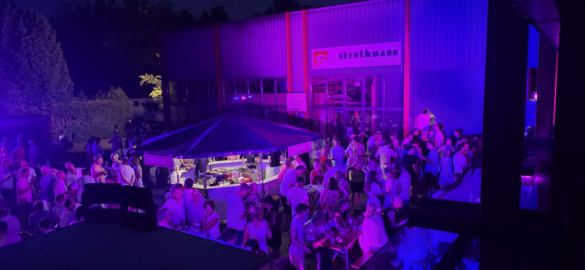 German Client Review: Outstanding Performance of 4x20W Battery Par Lights for Outdoor Events