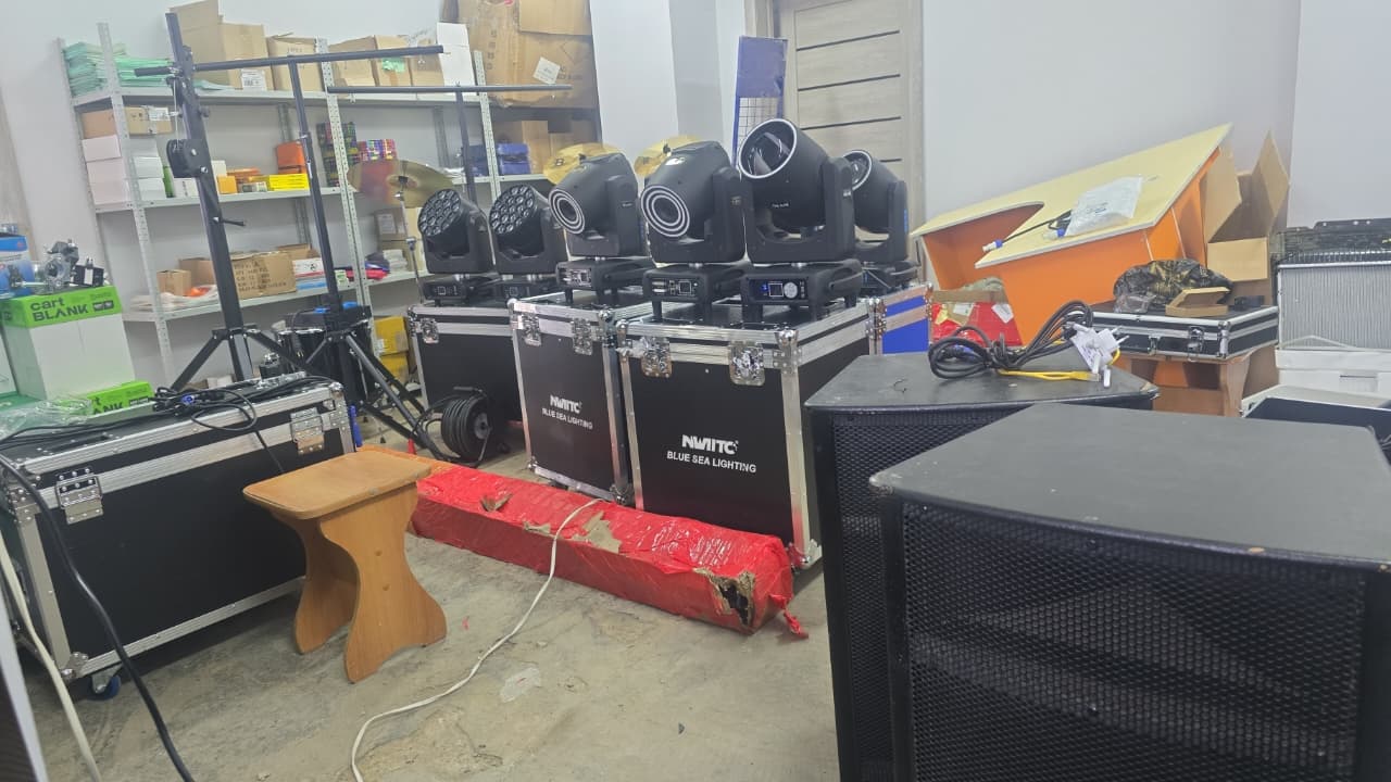 Kazakhstan Customer Praises Blue Sea Lighting 295W Beam Moving Head Light for Stunning Stage Effects and Reliable Quality