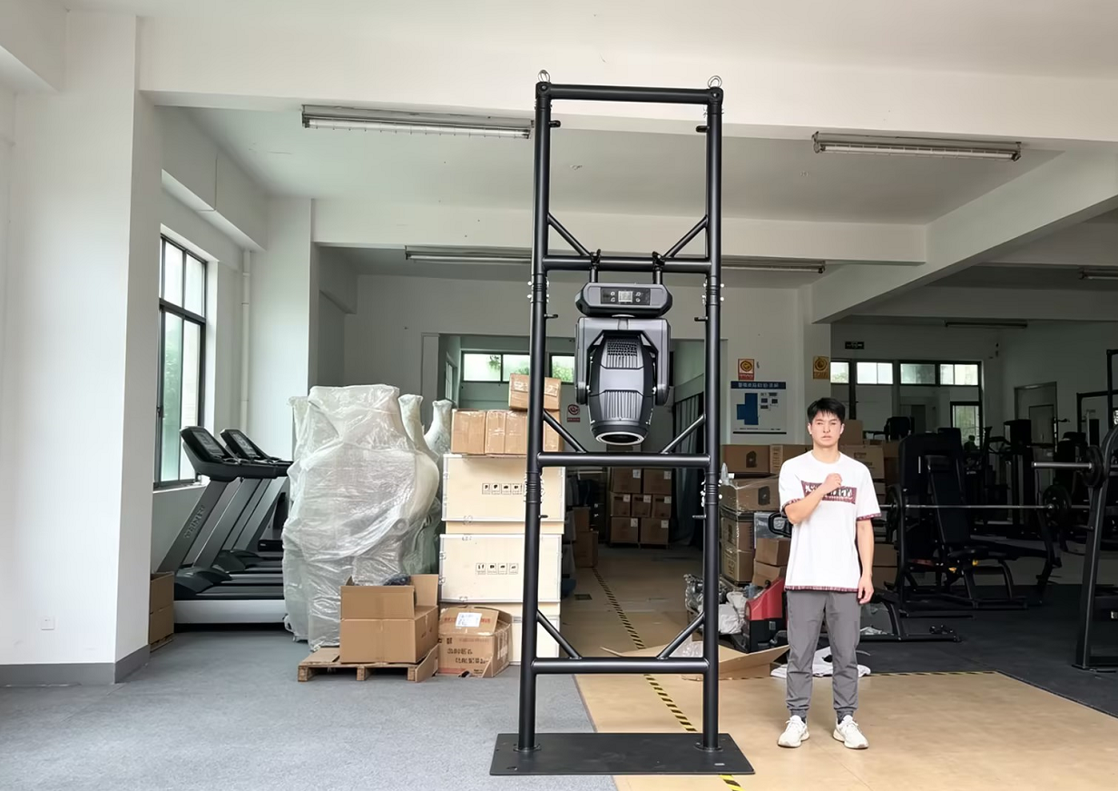 Swedish Customer Praises Blue Sea Lighting Clamps and 2.6m Mobile Truss: Quick-Release Brackets Perform Excellently, 250kg Load Capacity is Safe and Reliable!