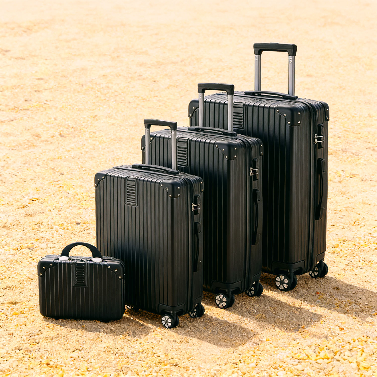4-Piece hard shell expandable 4 spinner wheels lightweight luggage