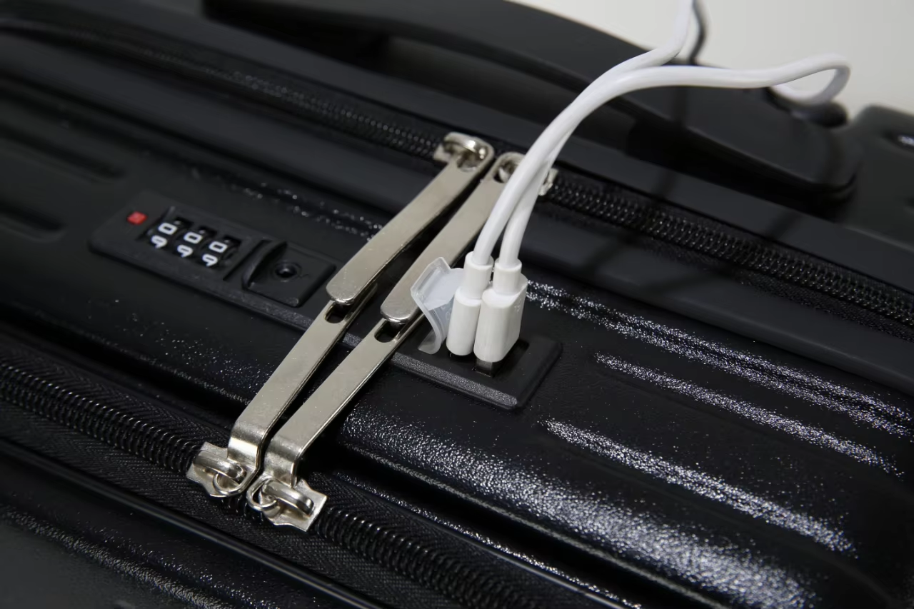 suitcase for efficient packing & travel,code lock and USB port suitcase for efficient packing & travel,code lock and USB port