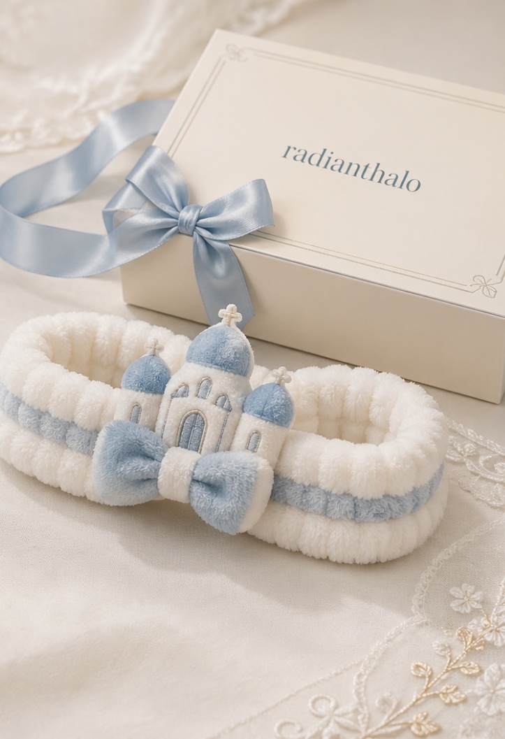 Grossiste OEM Bandeau de Baptême Bébé en Peluche Blanche avec Poupées Amovibles Croix Calice Bougies et Nœud