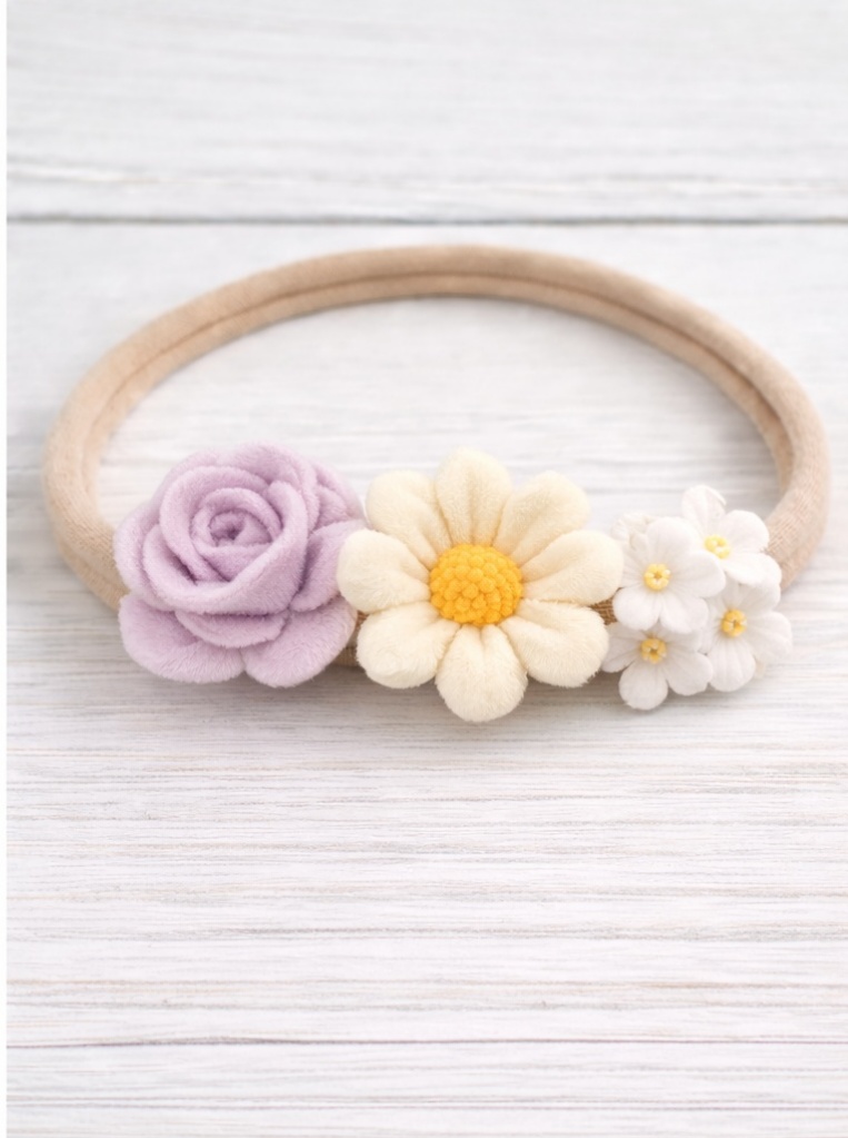 Faixa Floral Delicada para Bebê – Rosa, Margarida e Flor de Cerejeira