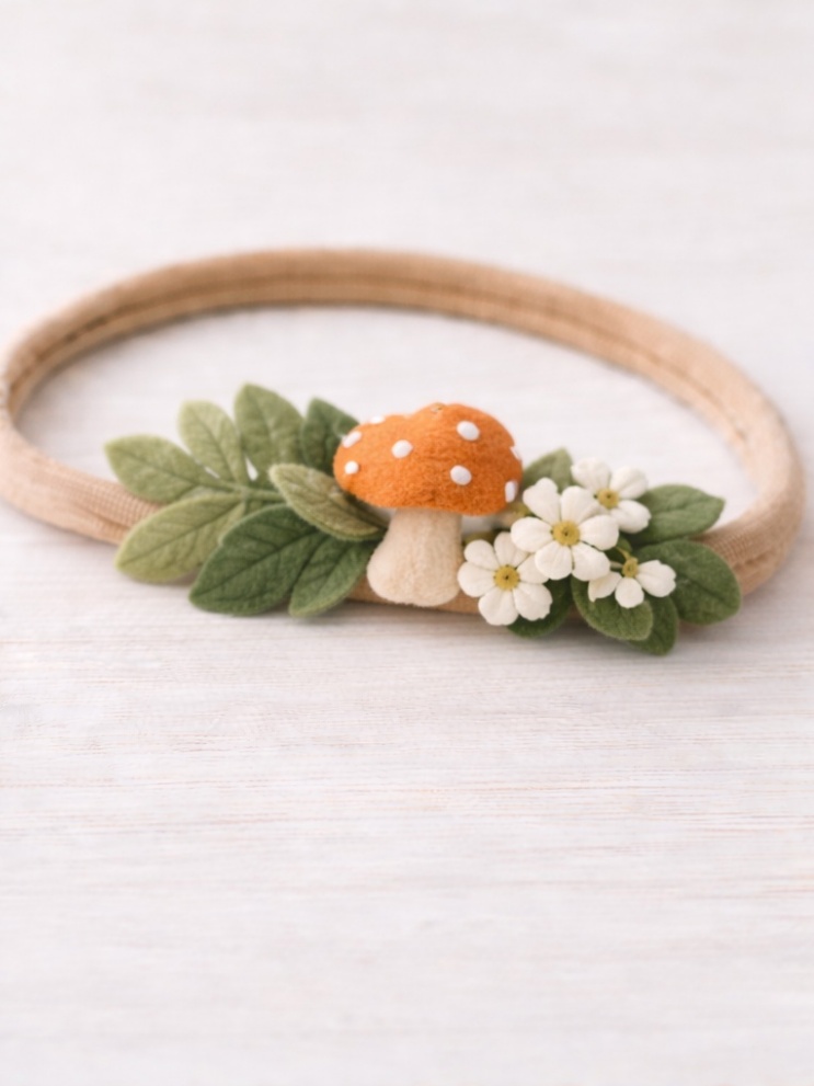 Diadema cu ciupercă și flori de pădure pentru bebeluși