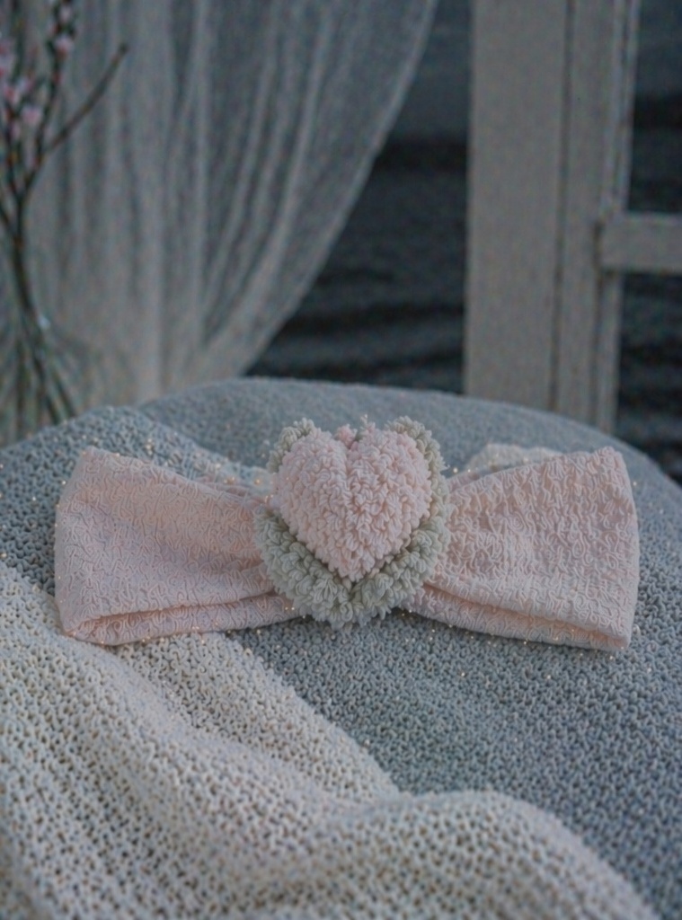 Wholesale Plush Heart Baby Headband, Soft Stretch Newborn Boutique Hair Accessory