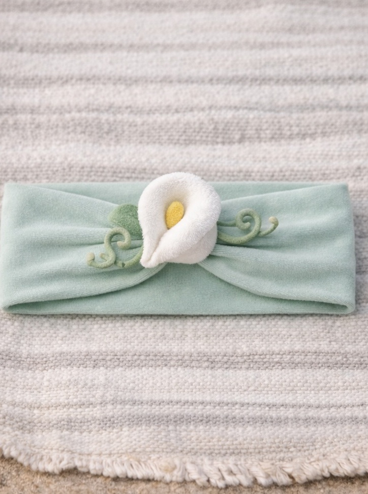 Wholesale Soft Nylon Baby Headband with Plush Calla Lily Applique for Newborn Boutiques