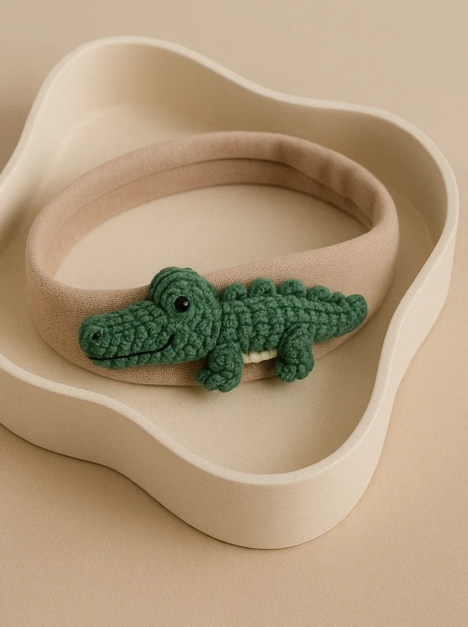 Bandeau bébé avec jouet crocodile, parfait pour les photos