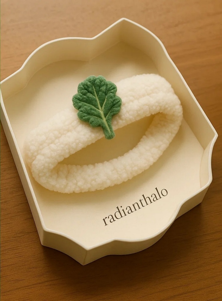 Soft Baby Headbands with Realistic Leaf Design for Nature-Inspired Collections
