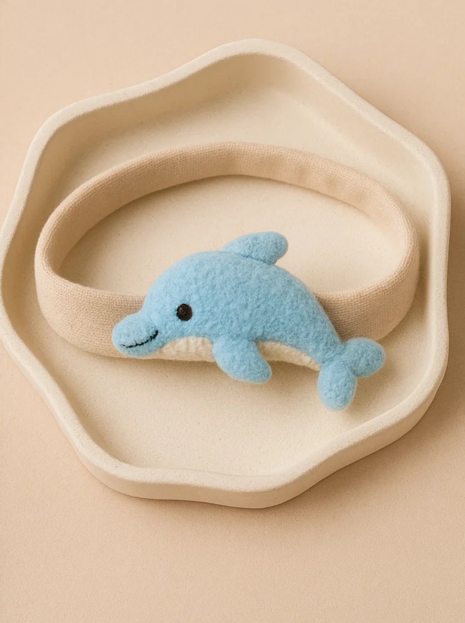 Bright Red Dolphin Plush Baby Headband – Eye-Catching Toy Style