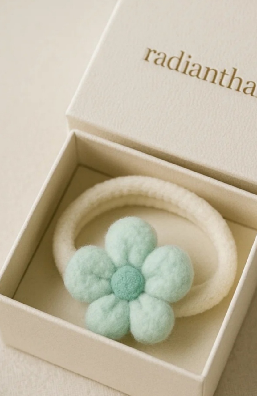 Bandeau doux pour bébé avec une peluche amovible en forme de fleur pour photos
