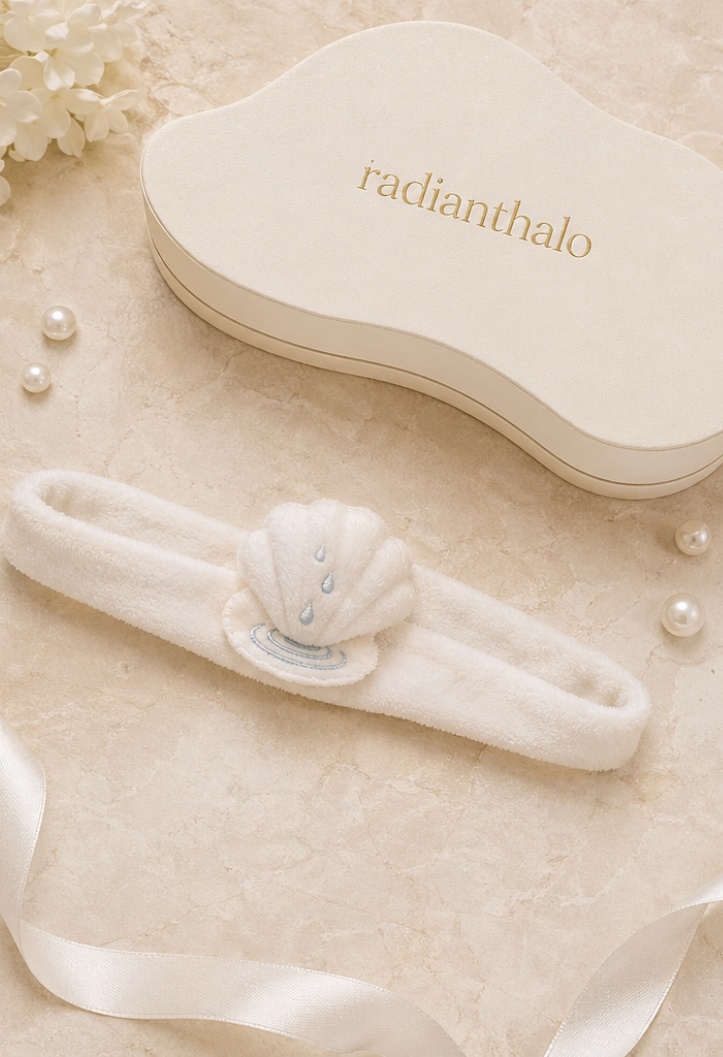 Bandeau de Baptême Bébé en Gros avec Nœud Poupée Amovible Blanc et Détails Brodés