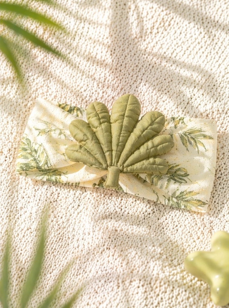 Faixa de cabelo para bebê com flor e folhas de pelúcia – pontos que os clientes B2B valorizam