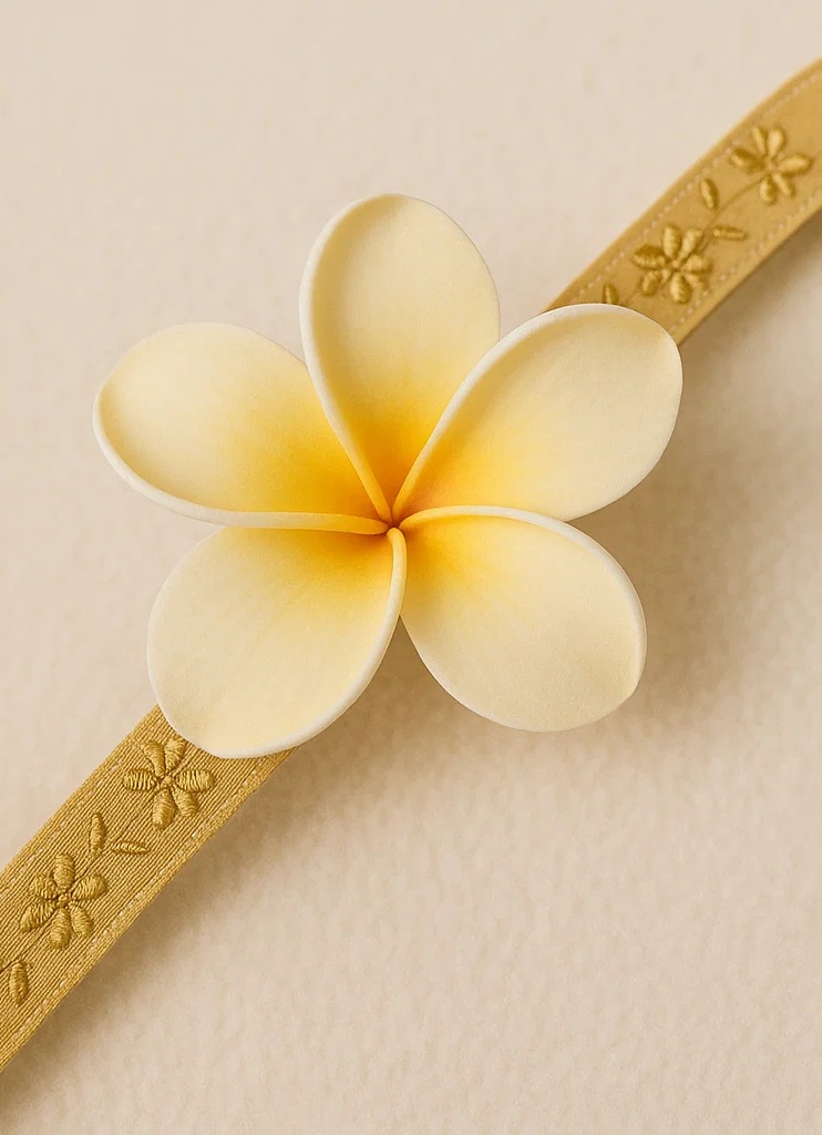 Bandă pentru cap de bebe galbenă cu broderie de plumeria și floare detașabilă