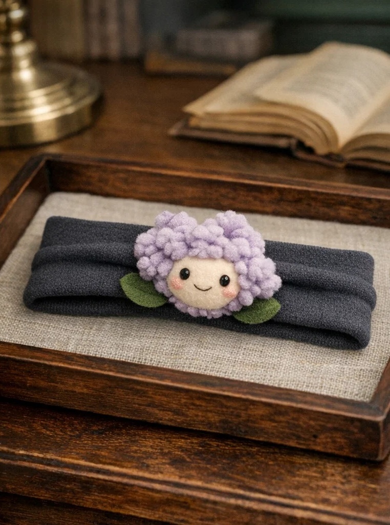 Faixa de cabelo para bebê com flor lilás de pelúcia – escolha ideal para atacado e lojas infantis