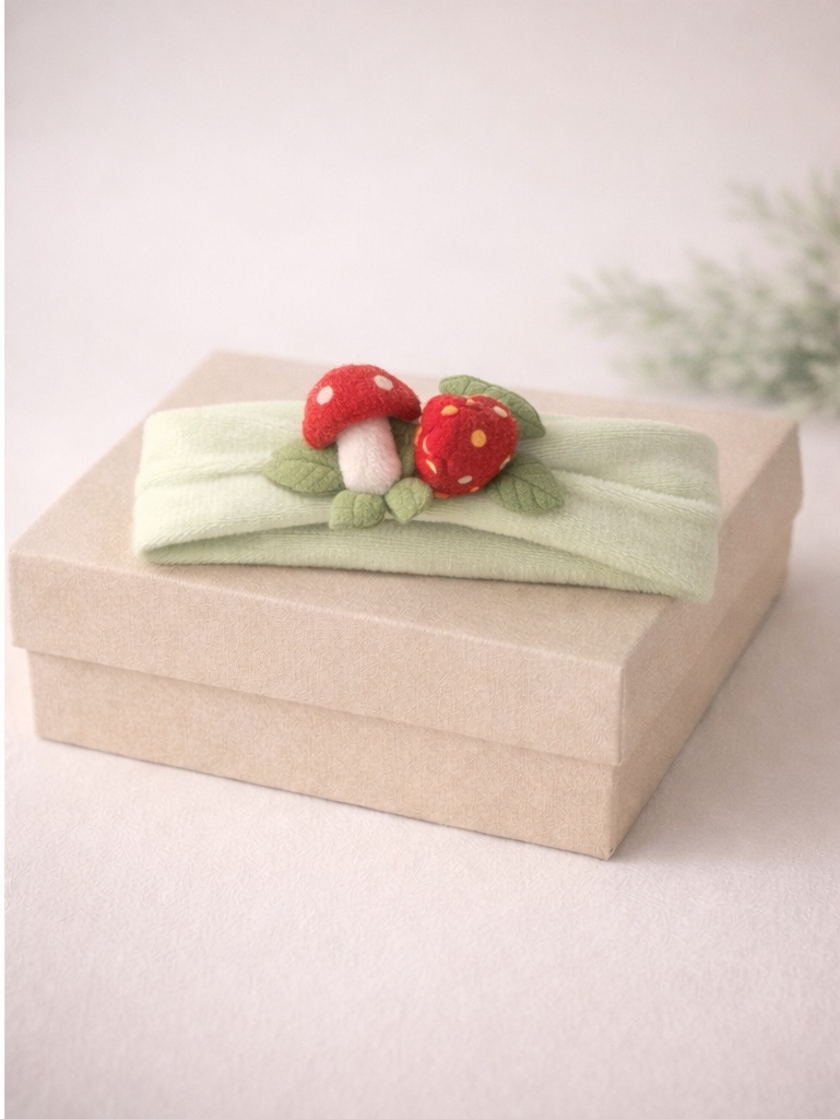 Red Mushroom Baby Headband – Vibrant, Whimsical Design for Infant Accessories