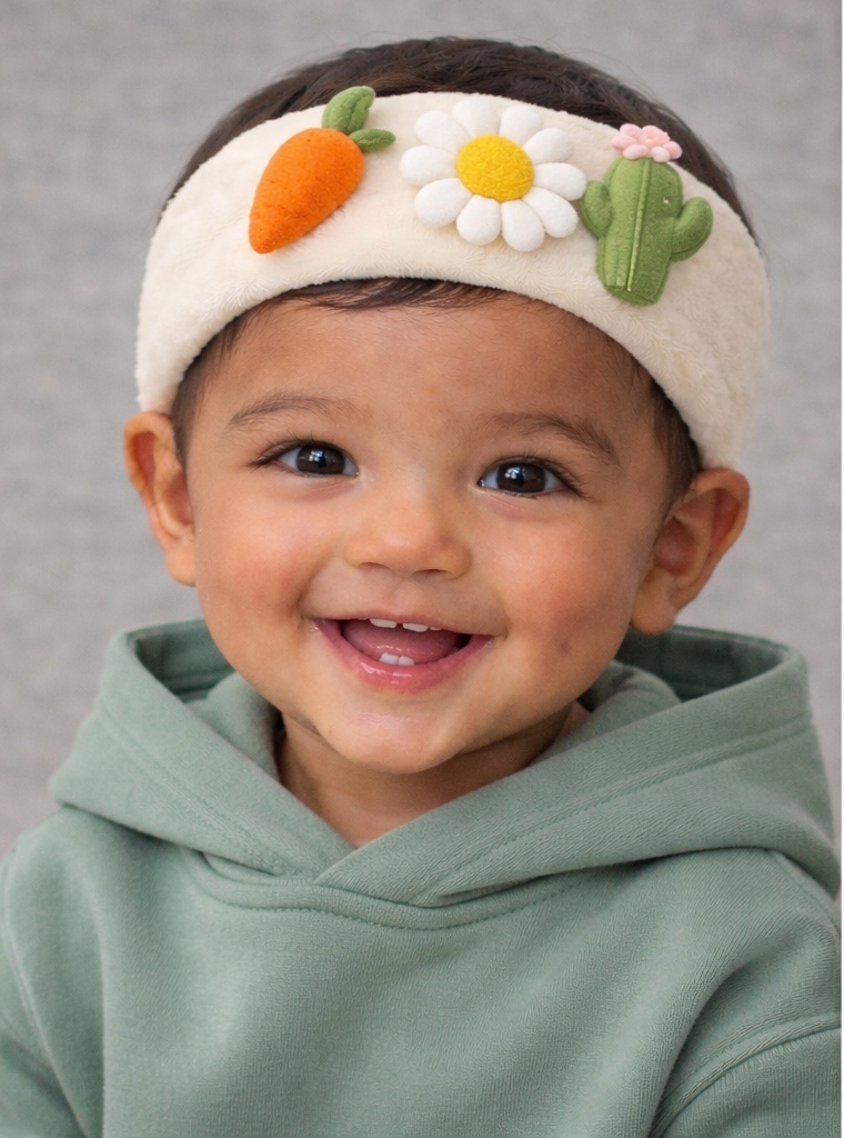 Red Flower and Holly Baby Headband – Festive Plush Accessory in Gift Packaging