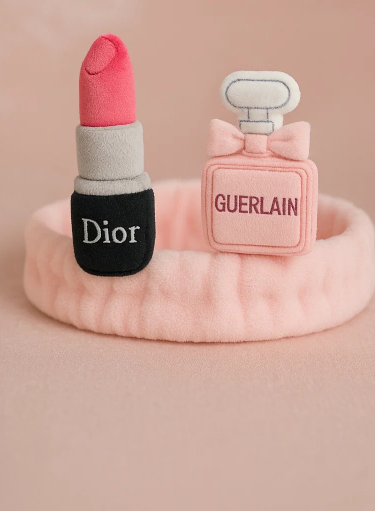 Diadema para bebé con decoración de peluche de perfume y pintalabios Dior