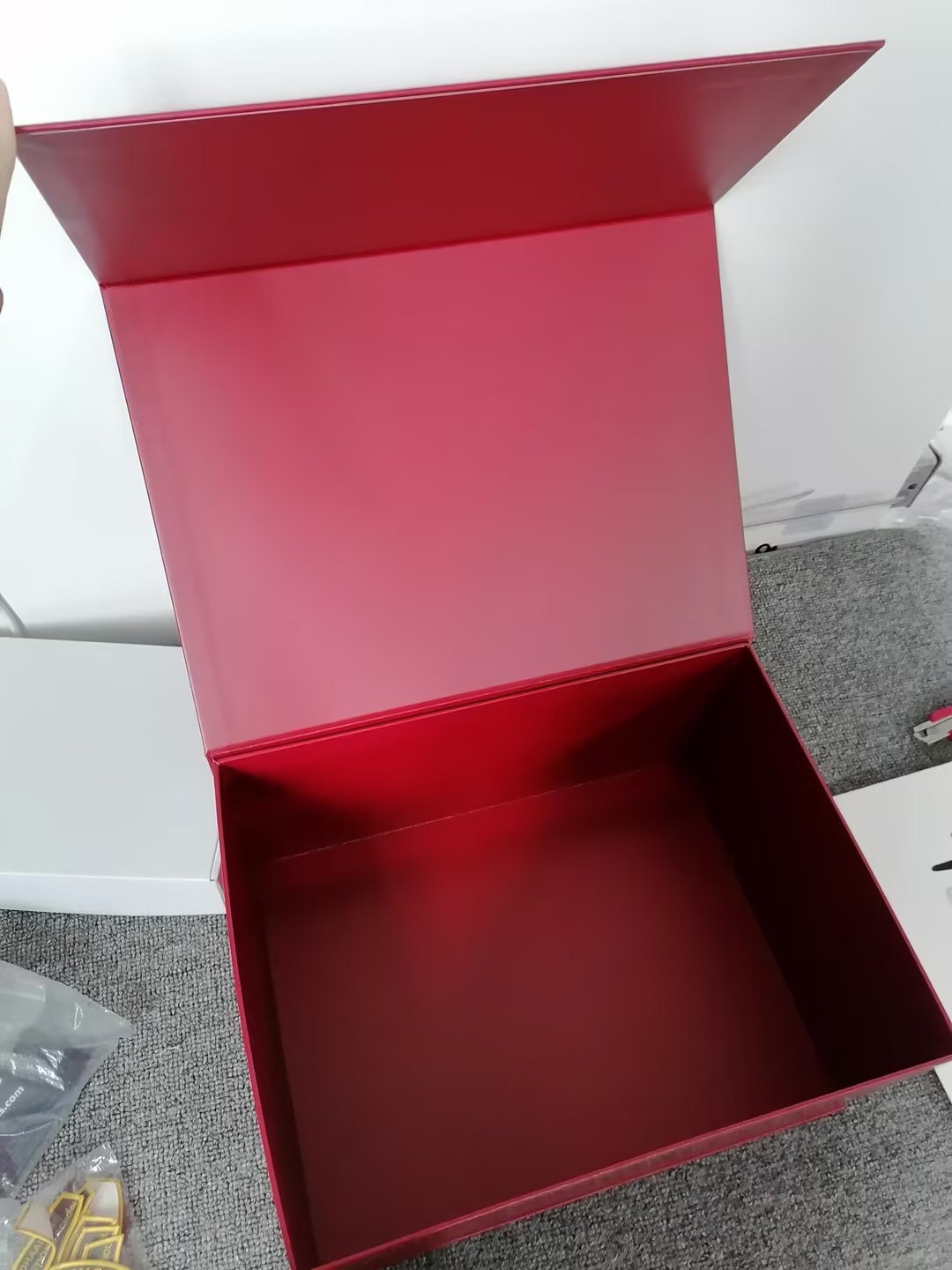Red Luxury Custom Perfume Fragrance Bottles Packing Foldable Magnetic Cardboard Closure Flat Rigid Perfume Paper box