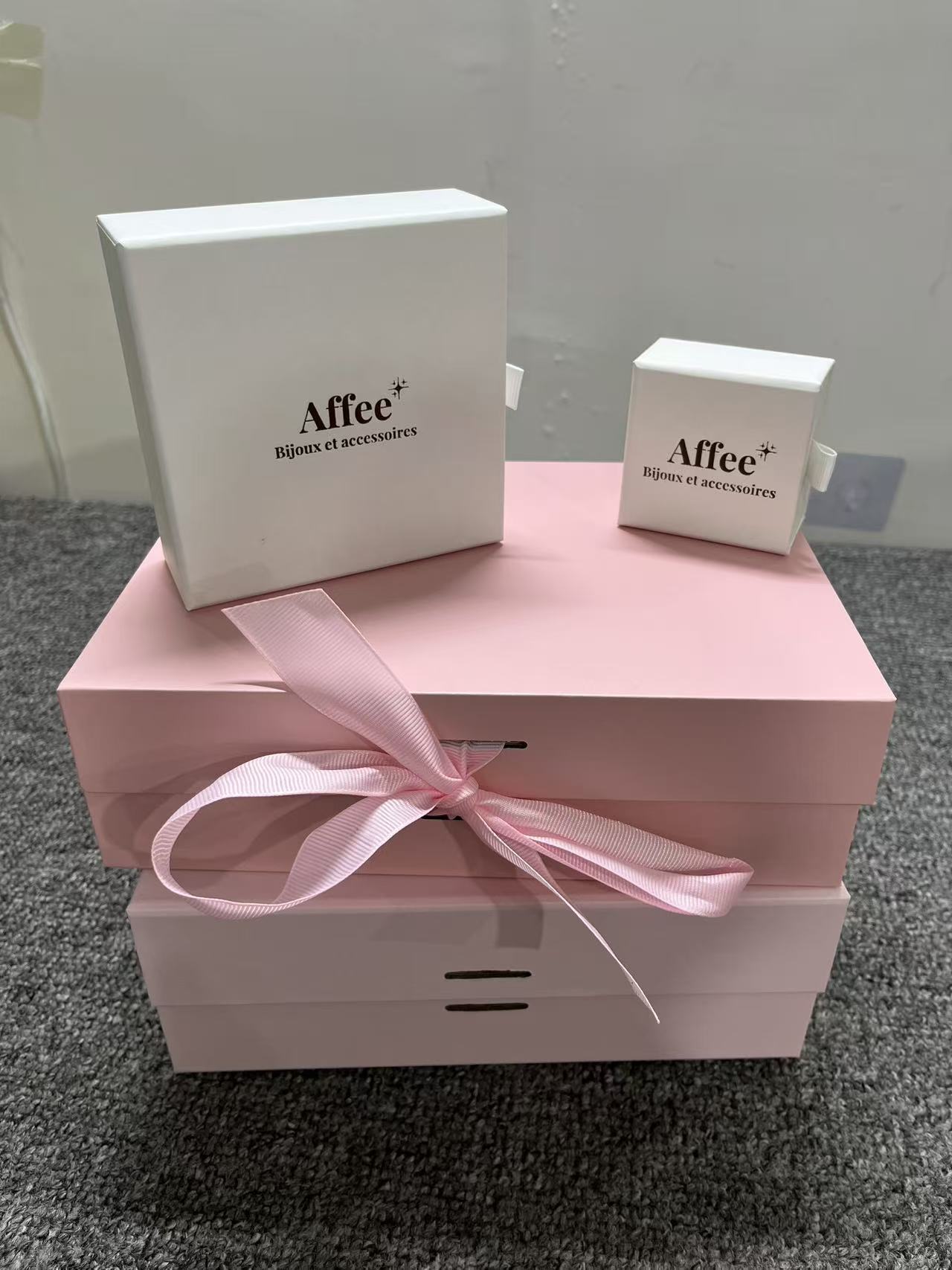 Luxury Custom Magnetic Perfume Paper Box Gift Packaging