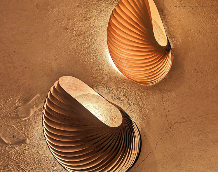 Modern Wooden Spiral Pendant Light – Handcrafted Sculptural Design