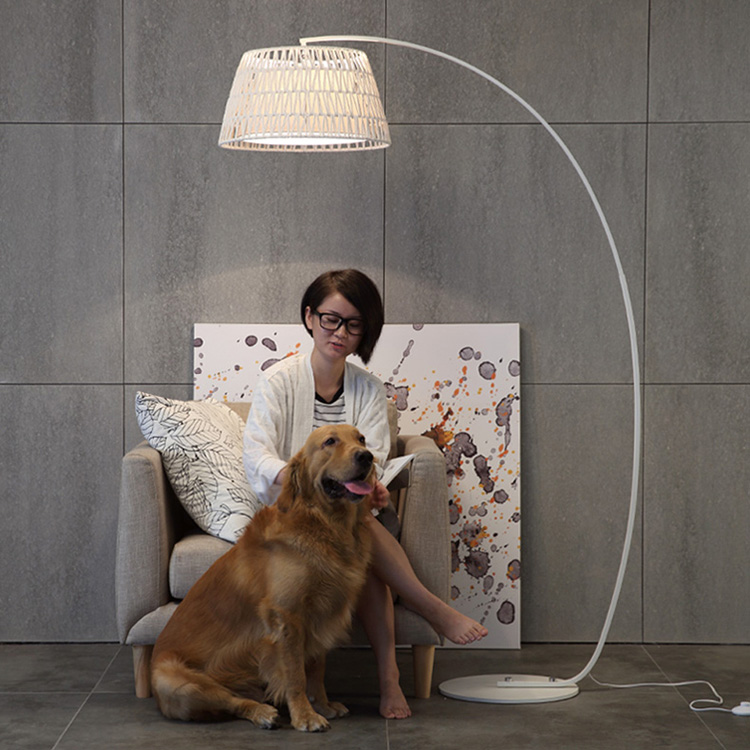 Modern Rattan Arc Floor Lamp – Handwoven Boho Standing Light with Wicker Shade for Living Room, Bedroom, Reading Corner – Minimalist & Eco-Friendly Décor