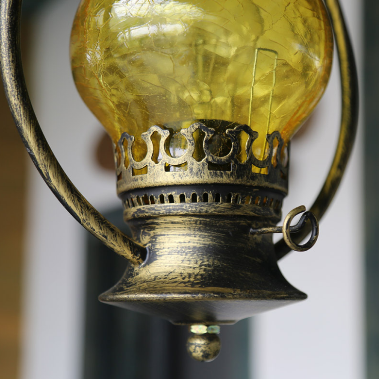Antique Lantern Glass Pendant Light – Classic Hanging Lamp for Restaurant & Dining Interiors