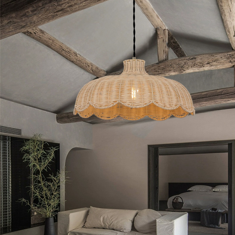 Vintage Rattan Pendant Light with Scalloped Edge – Handwoven Boho Ceiling Lamp for Dining Room & Living Room