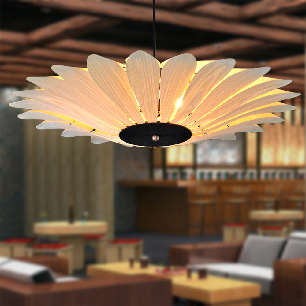 Handcrafted Petal-Shaped Rattan Pendant Light – Artistic Natural Hanging Lamp