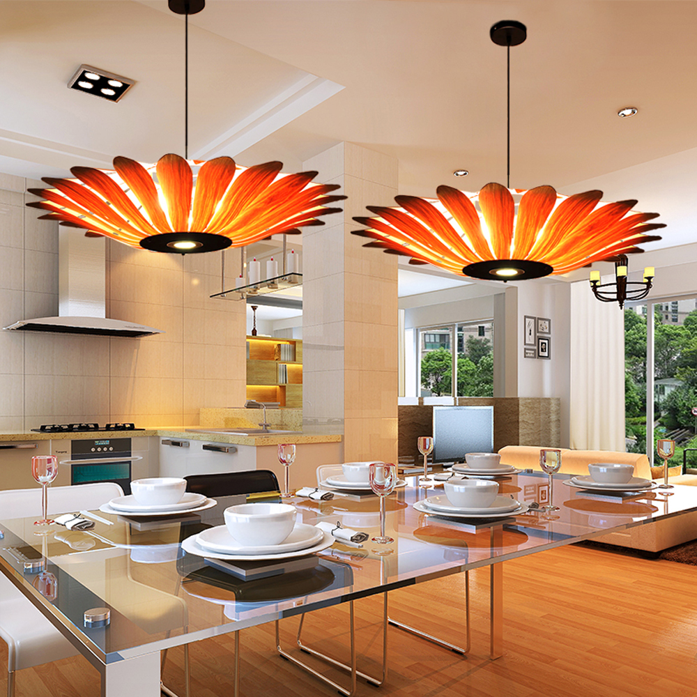 Handcrafted Petal-Shaped Rattan Pendant Light – Artistic Natural Hanging Lamp