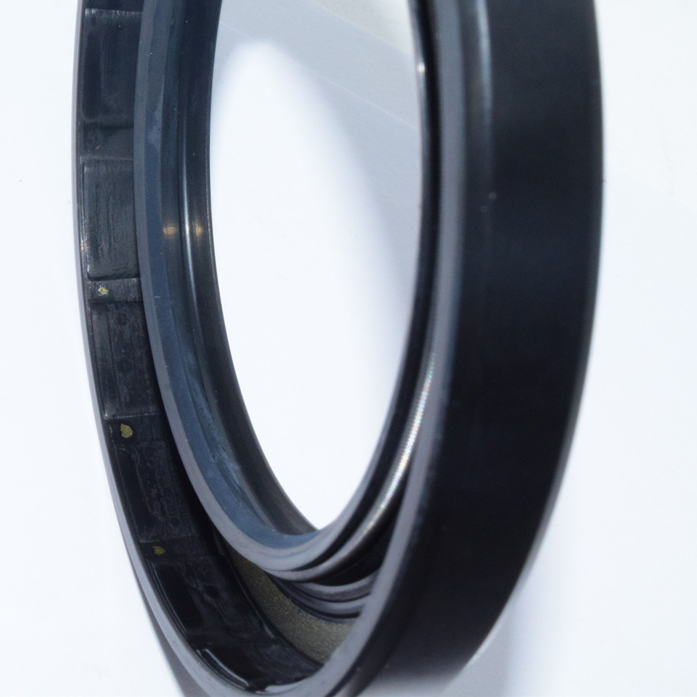 Compact Agricultural Machinery Oil Seals for Handheld Berry Harvester Rotary Shafts