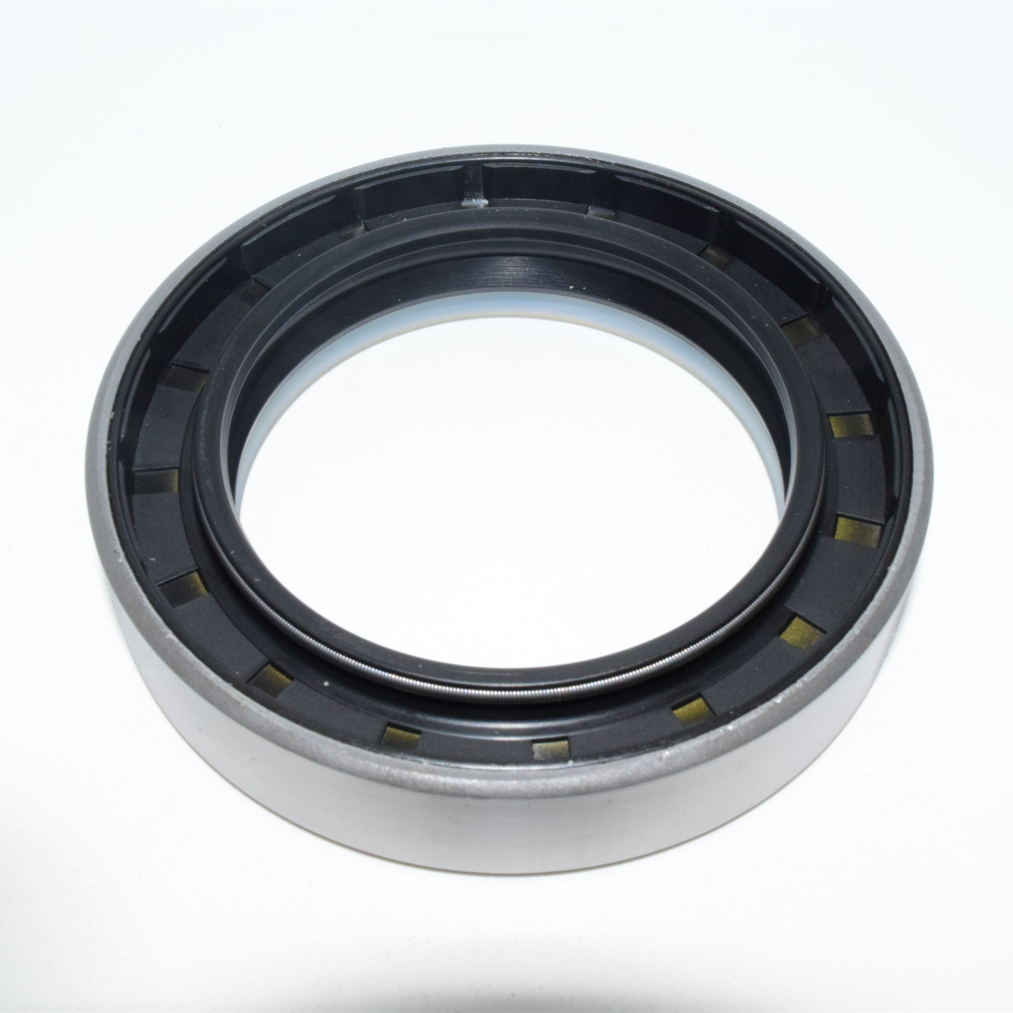 Corrosion-Proof Agricultural Machinery Oil Seals for Coastal Orchard Sprayer Axles