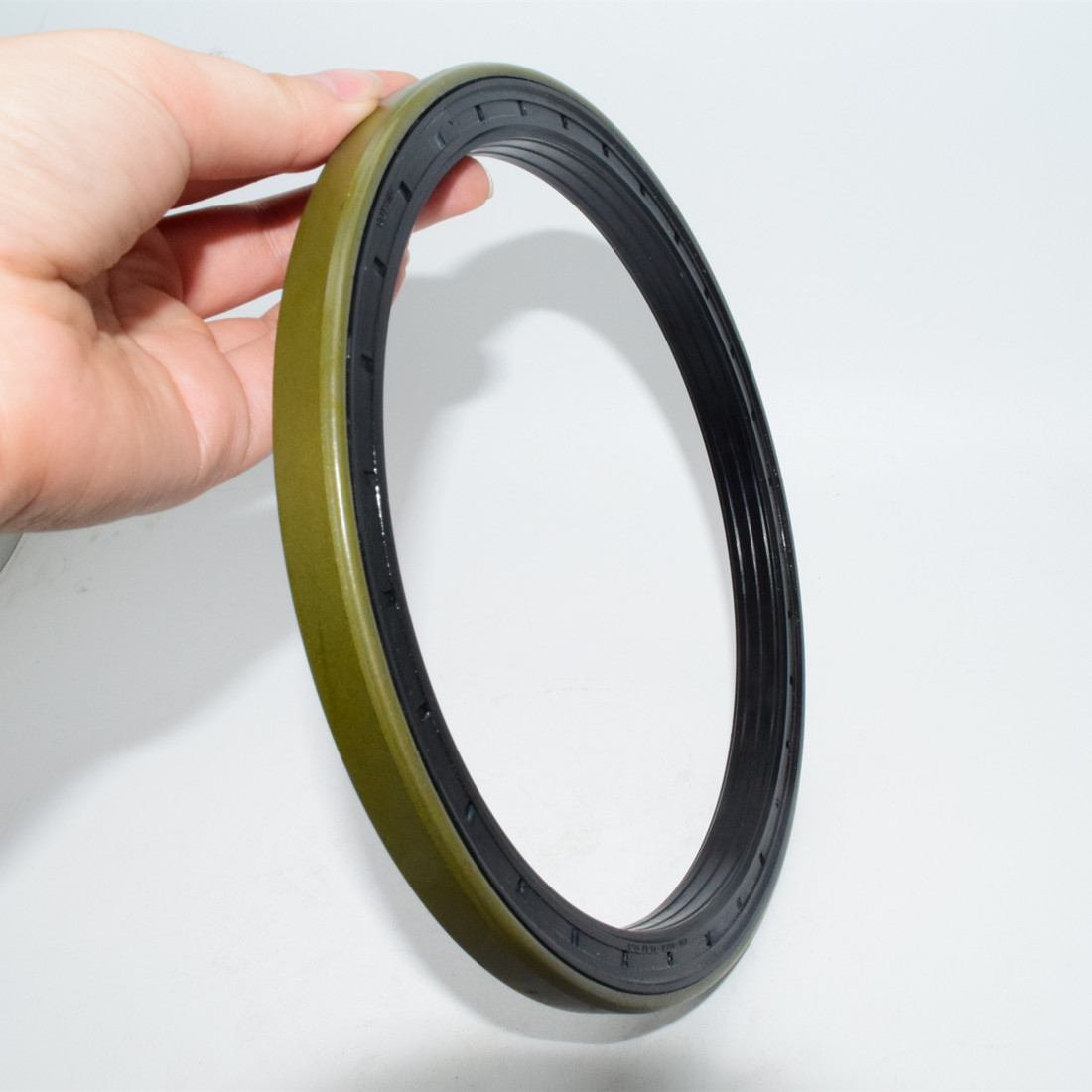 COMBI radial shaft seals for agricultural harvesters available in stock