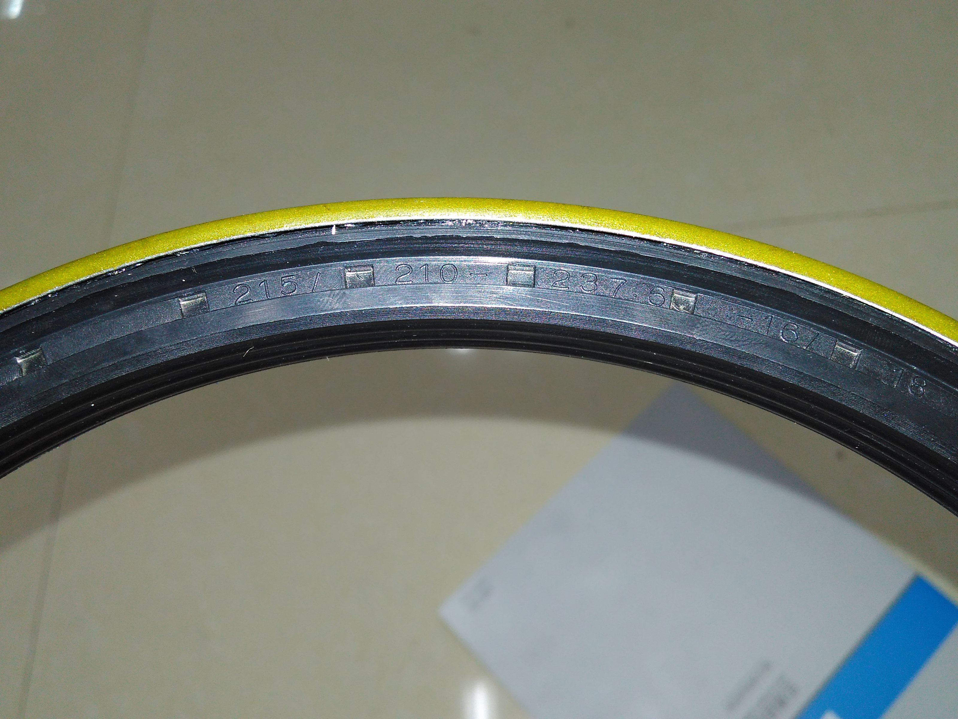 Chemical-Resistant COMBI Radial Shaft Seal – Multi-Component Protection