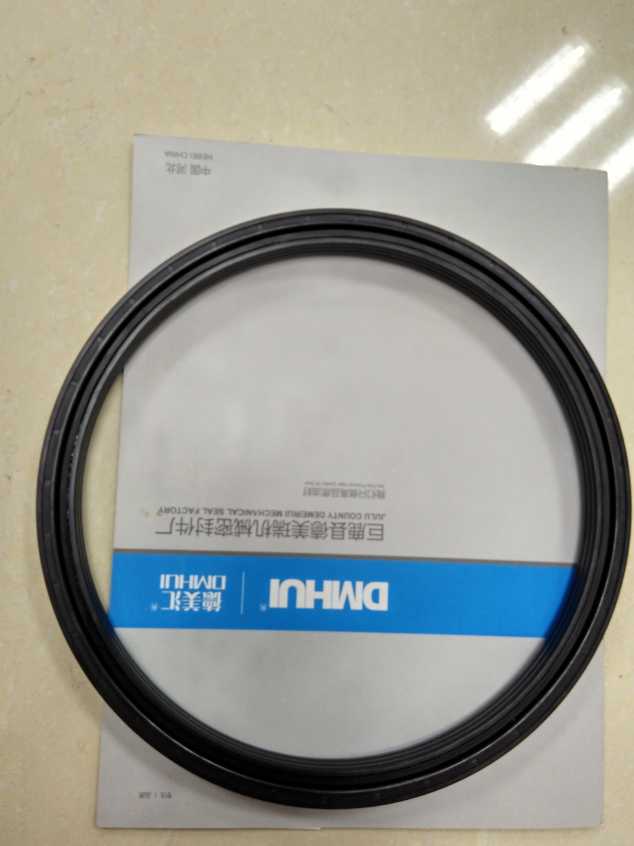 Hydraulic System Durability Enhanced by COMBI Radial Shaft Seals