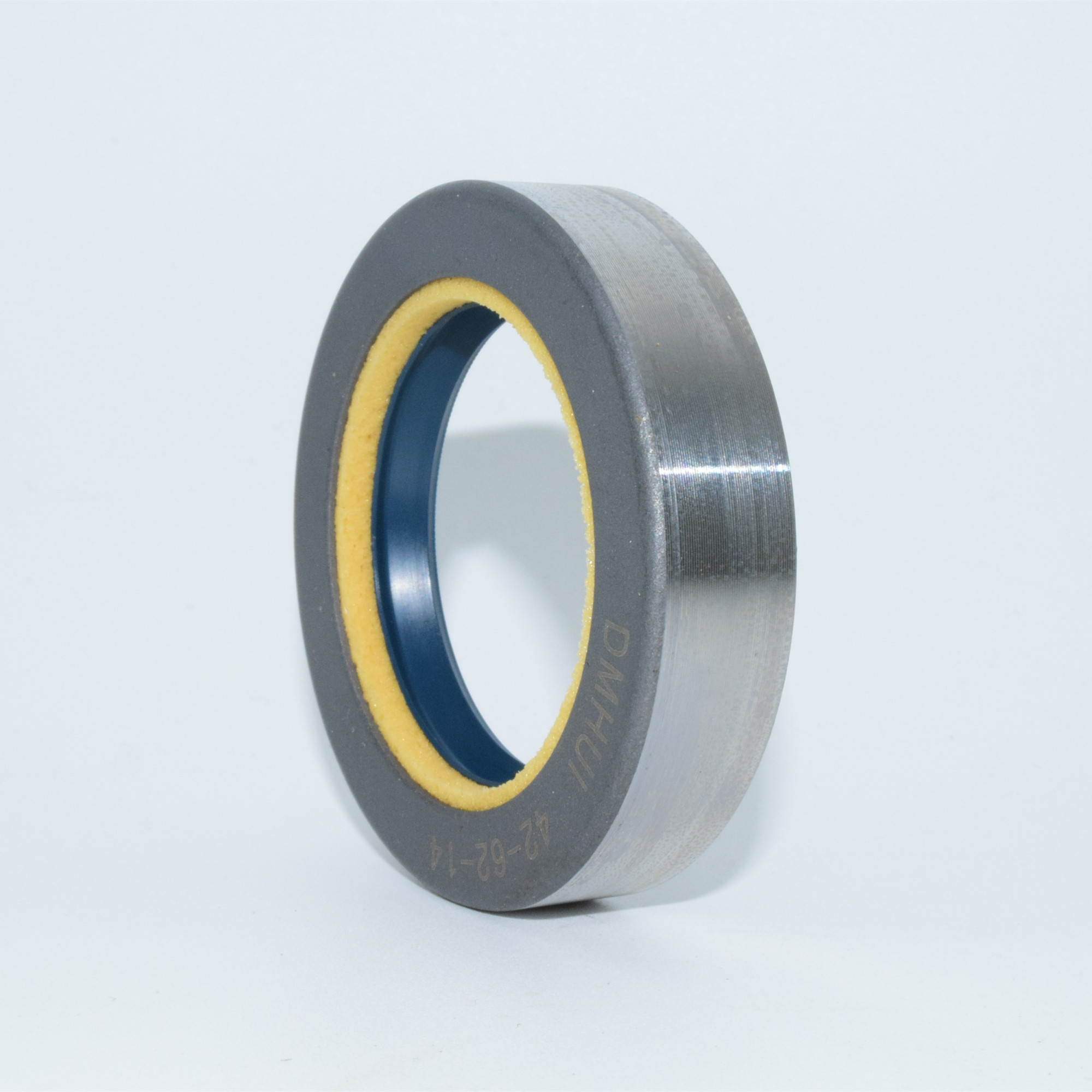 When More Grease Causes More Leakage: How Heavy-Duty Cassette Seals Control Summer Hub Pressure