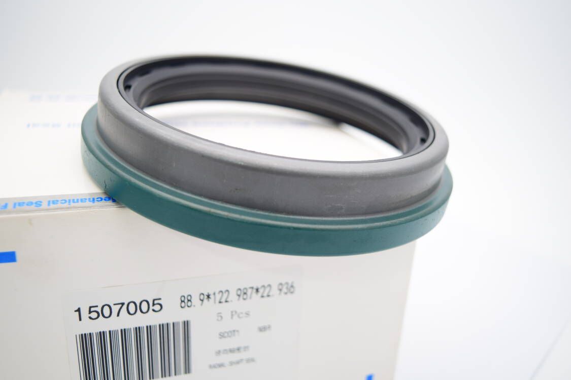 Compact Structure Skeleton Composite Shaft Oil Seal Farm Auto