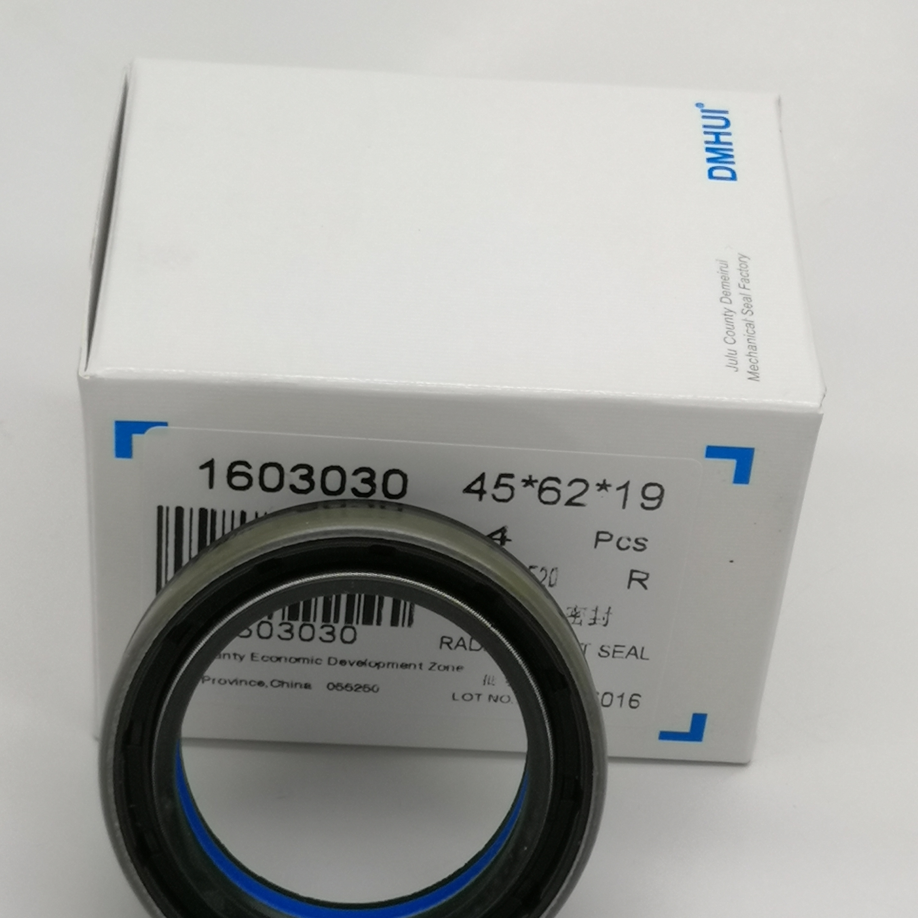 Weatherproof Agricultural Machinery Oil Seals for Open-Field Corn Harvester Gearboxes