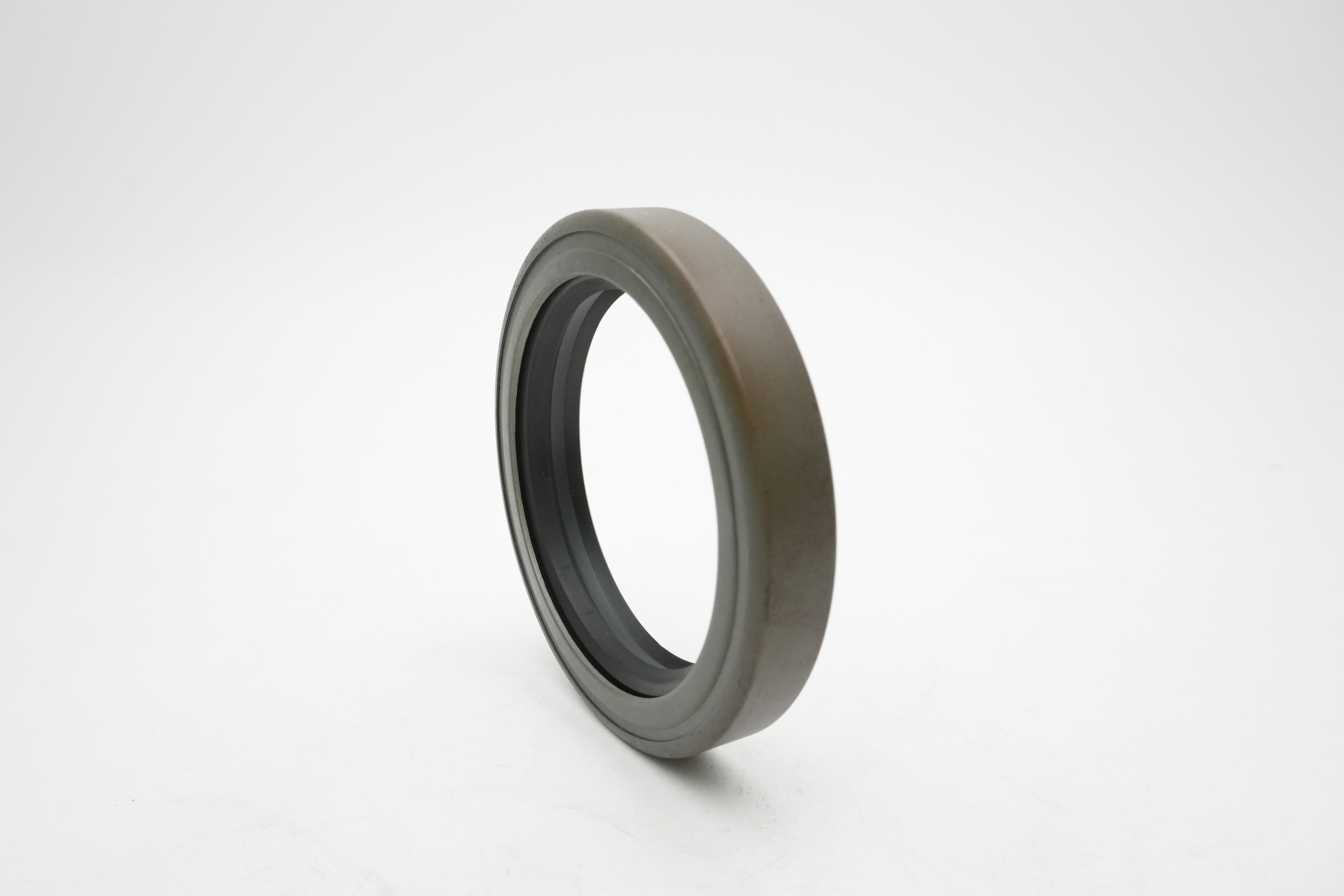 Reliable Metal Face Seals for Rotary Shaft Systems | CR Seals for Hydraulic Applications