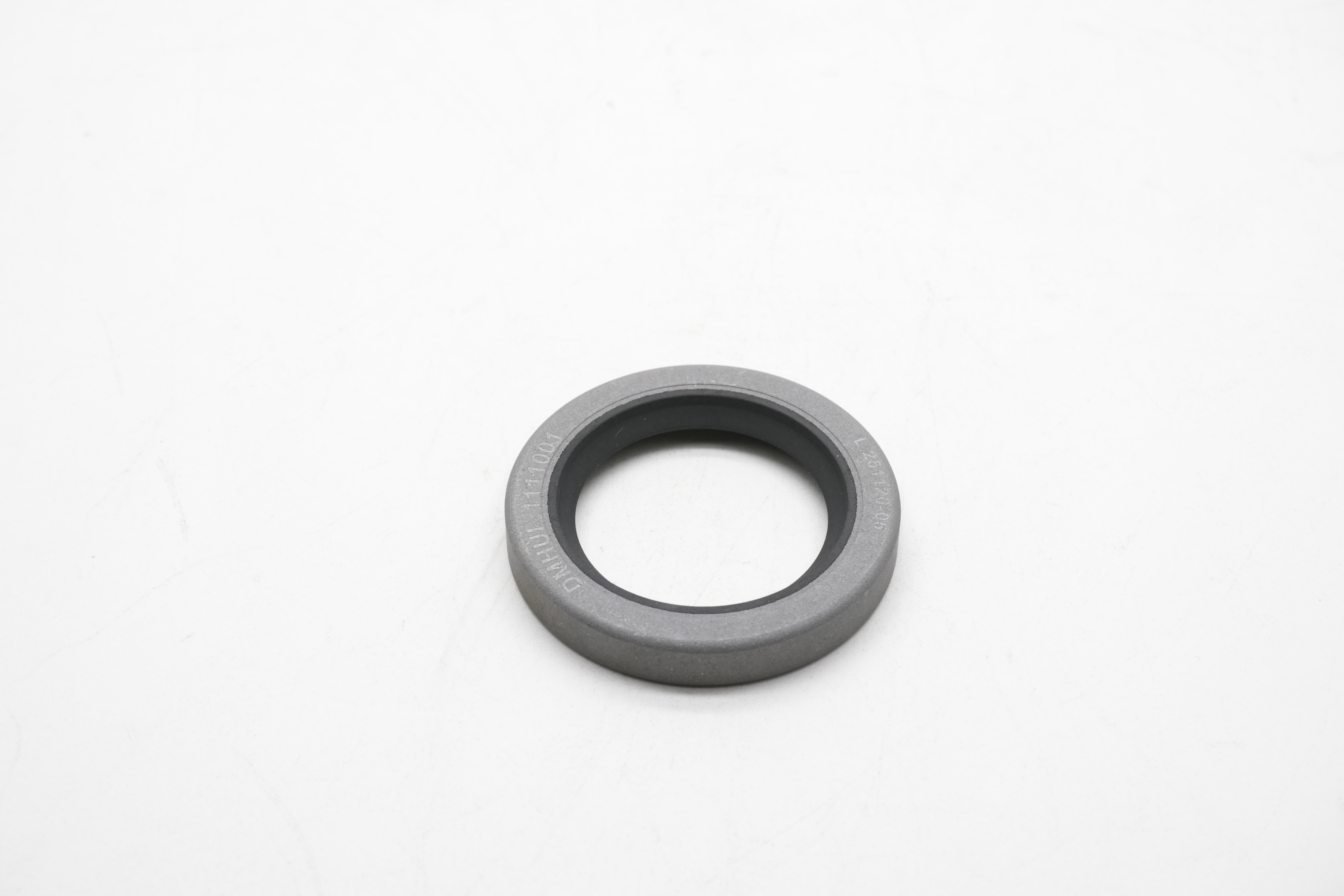 Reliable Metal Face Seals for Rotary Shaft Systems | CR Seals for Hydraulic Applications