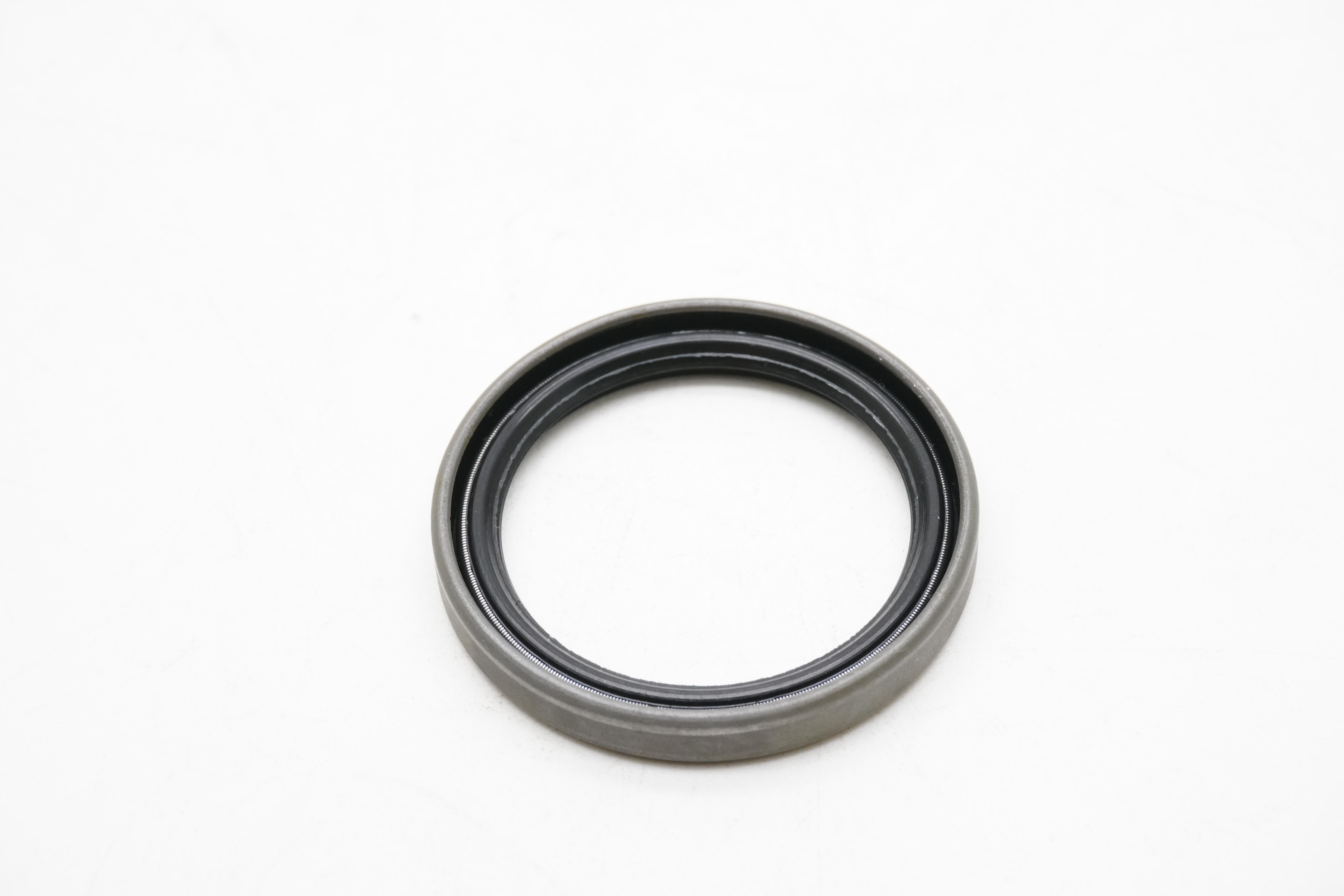 CR Seals: Rotary Shaft & Hydraulic Seals for Axial Loads in Off-Highway Machinery