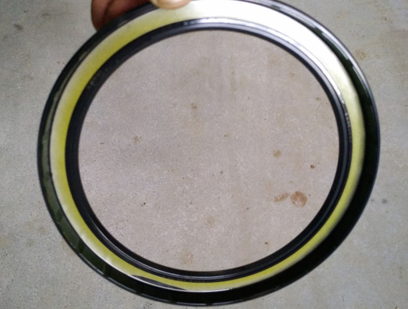 Quick Replacement Oil Seals for Combine Harvesters