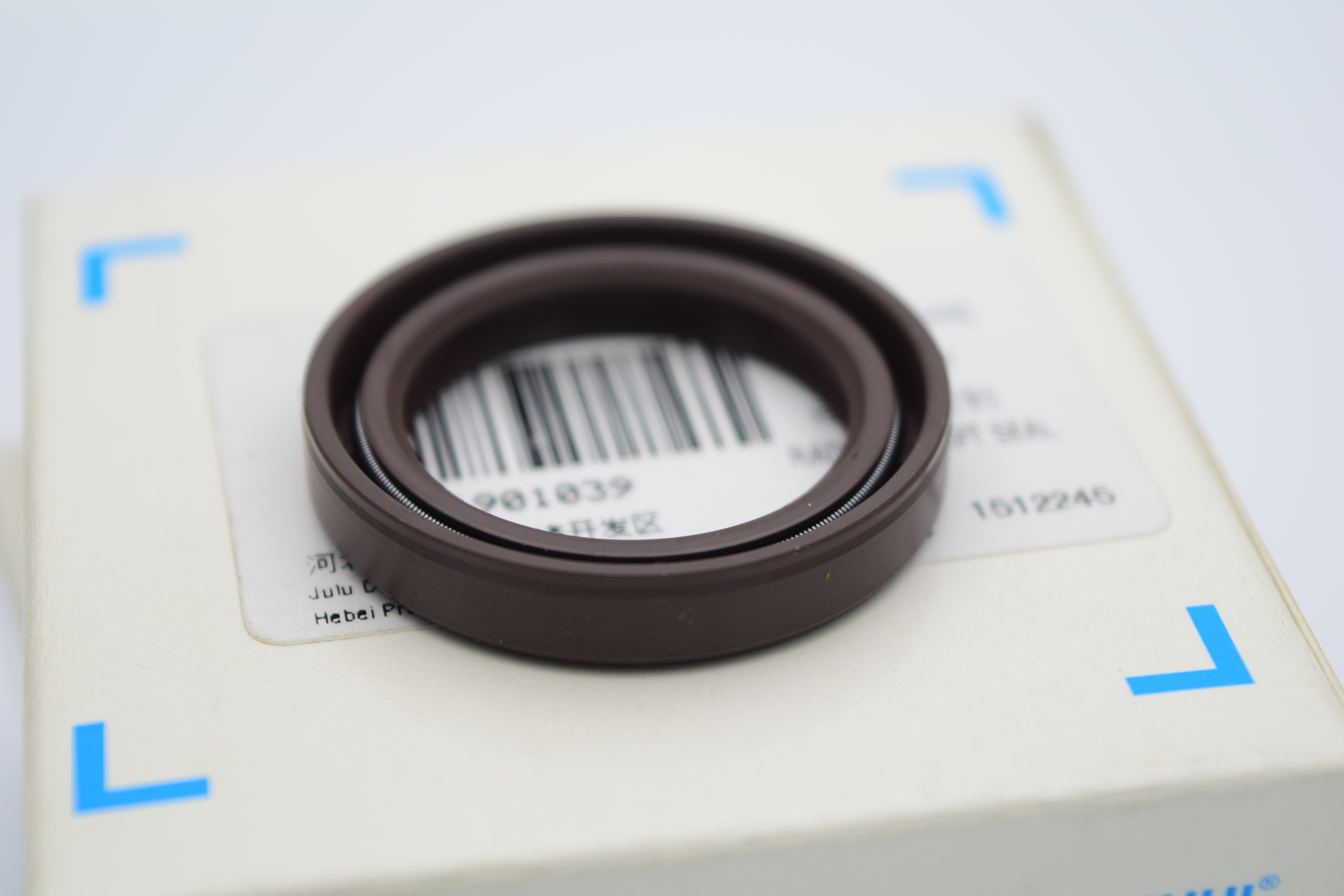 Precision-Machined PTFE Radial Shaft Oil Seal – High Temp & High Pressure for Tractor Hydraulic Systems