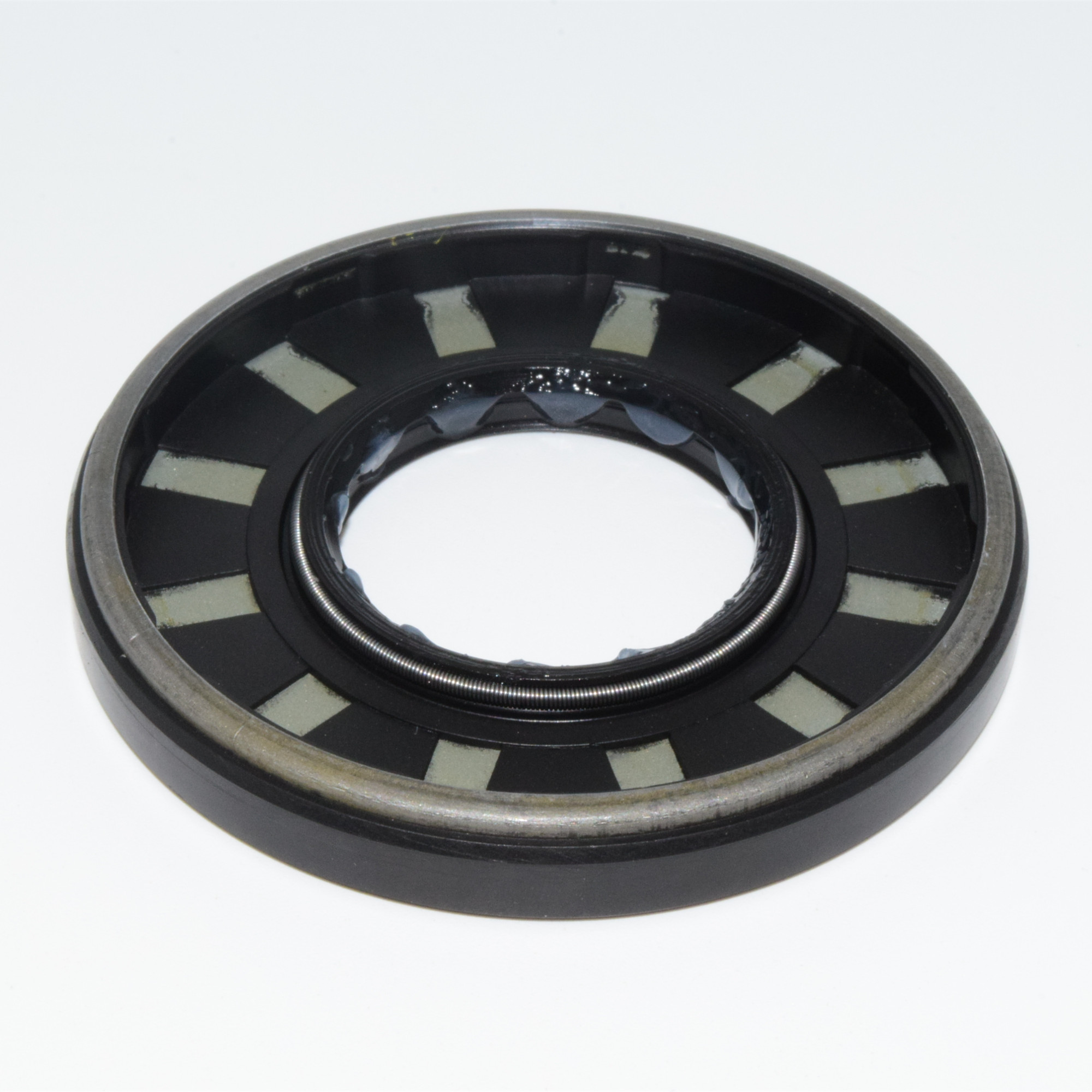 Premium Hydraulic Pump Shaft Seals to Combat High Pressure Oil Seal Lip Wear