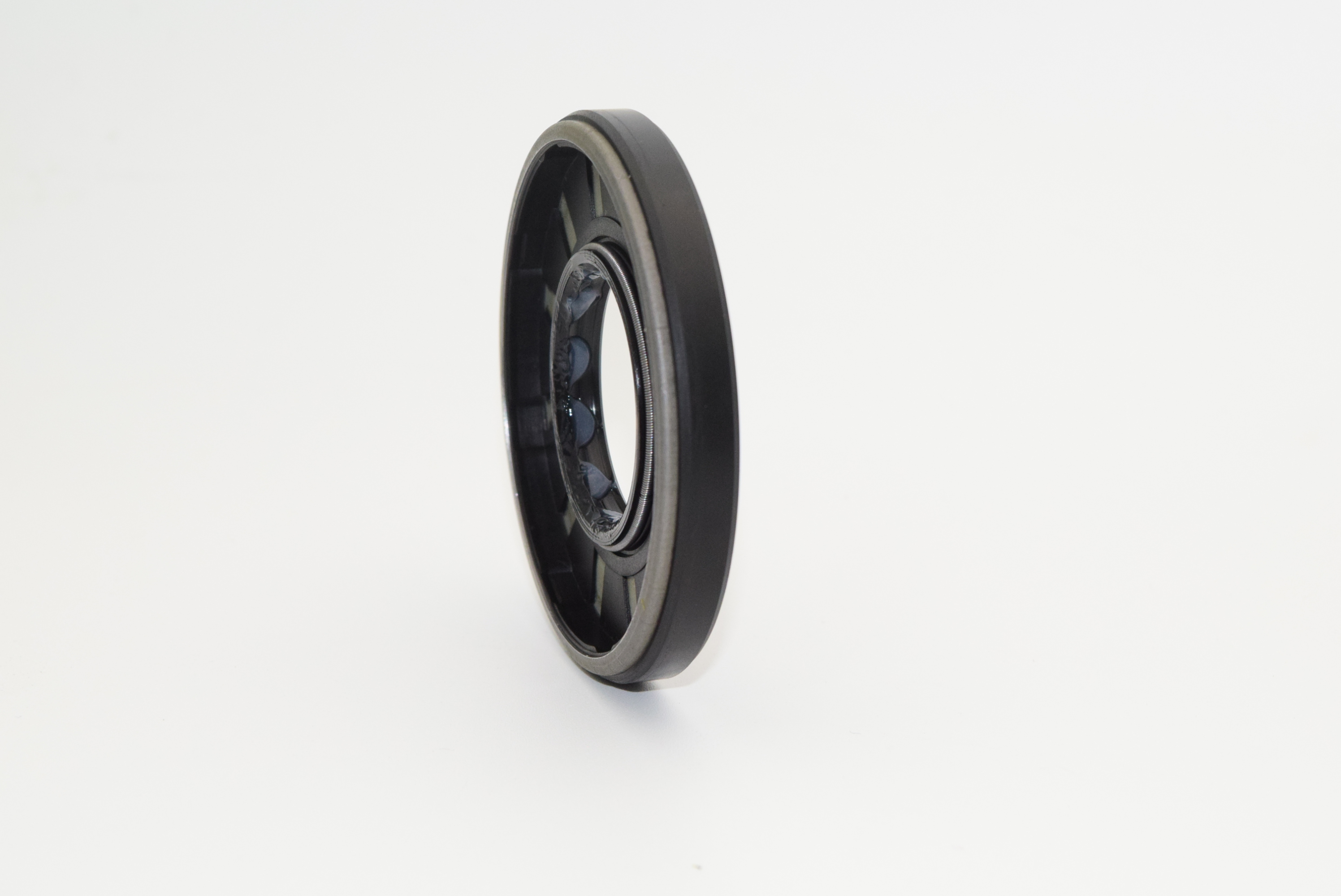 Premium Hydraulic Pump Shaft Seals to Combat High Pressure Oil Seal Lip Wear