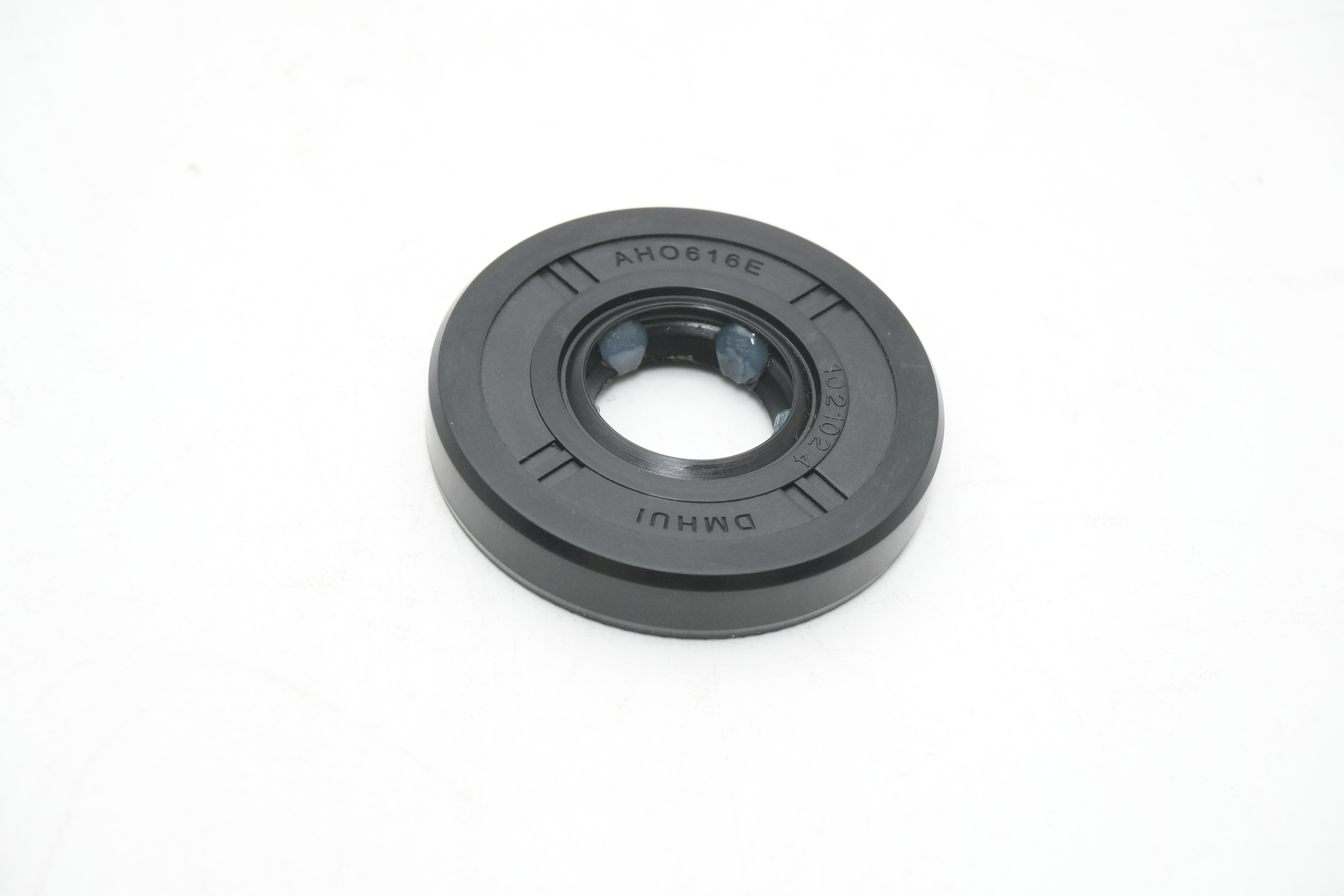 Long-Run Robotics Reliability – Durable Industrial Oil Seals for Servo Motors