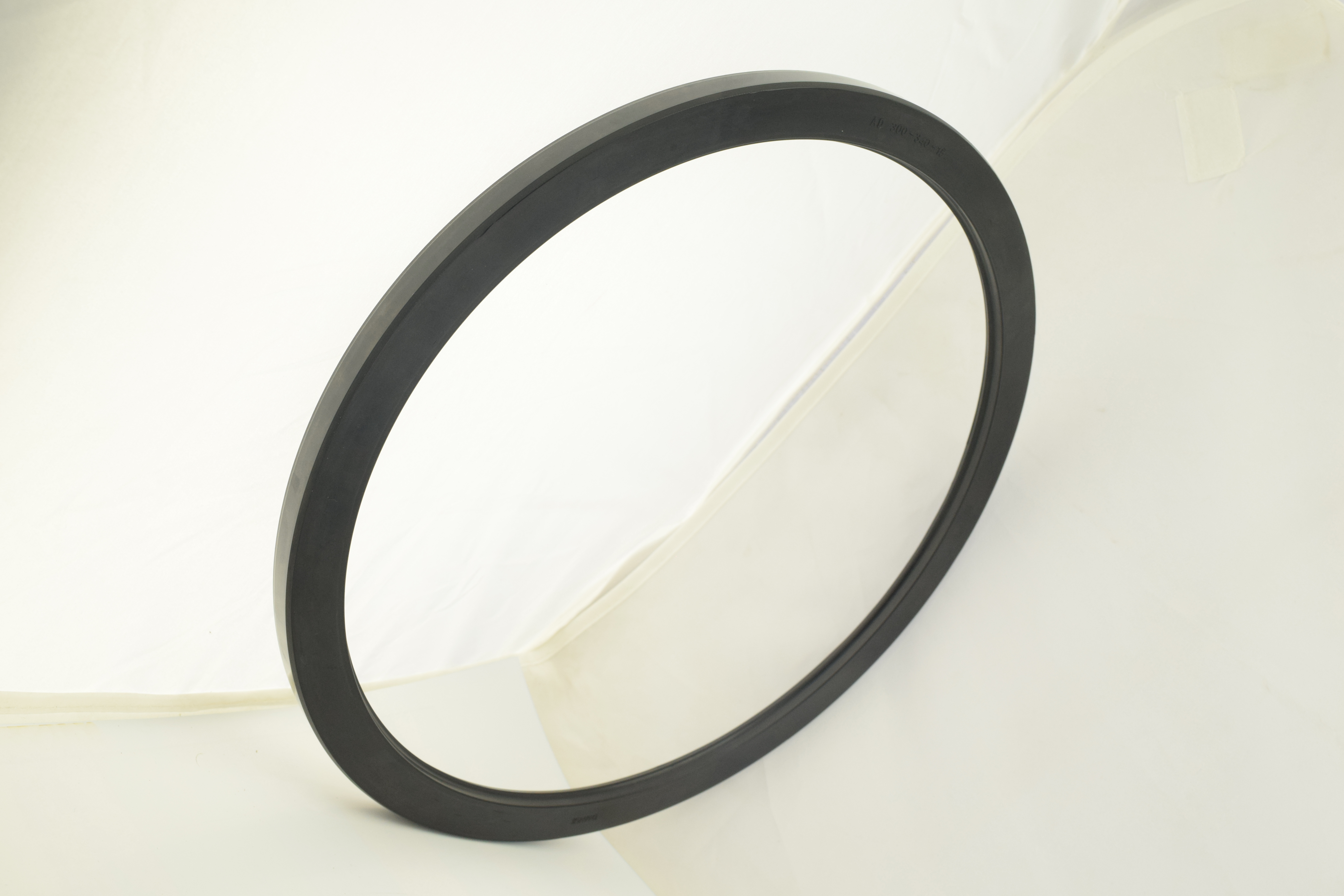 Heavy-Duty Oil Seals for Excavator Pumps to Combat Lip Wear