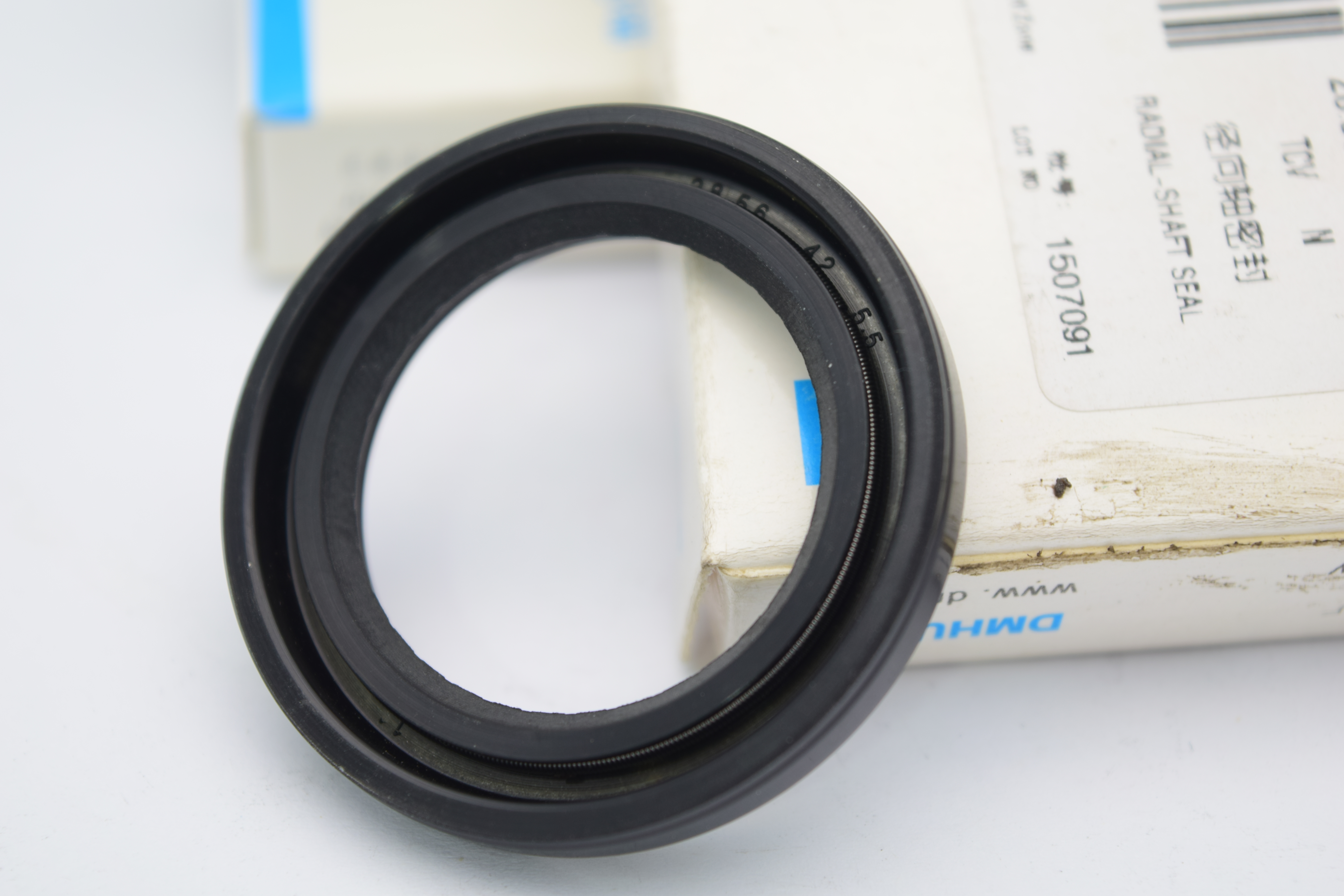 Premium Excavator Oil Seals with Wear-Resistant Lip Materials for Longer Pump Life