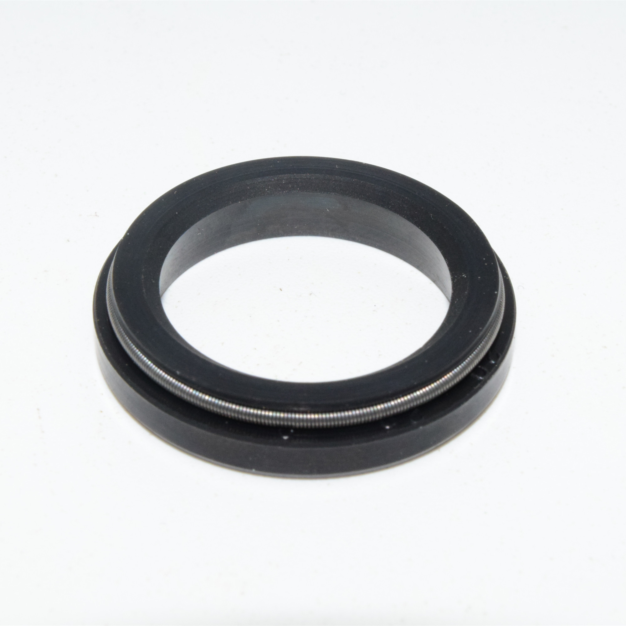 Carbon Fiber Reinforced High Pressure Seal: A Durable New Option for Loader Hydraulic Systems
