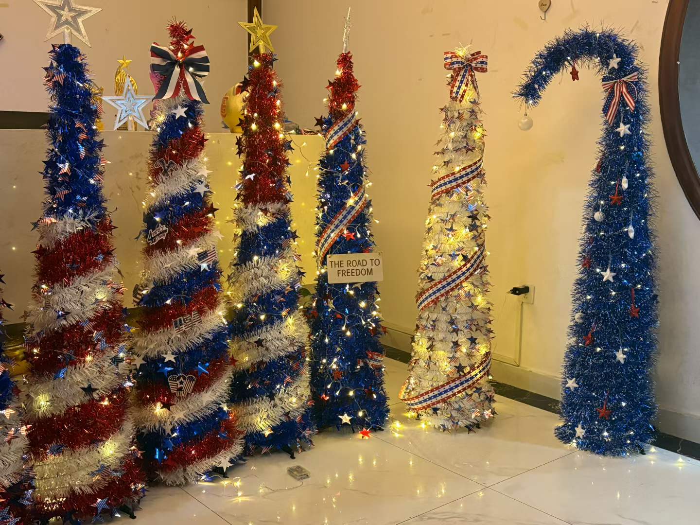 Stop Competing on Price: How a 5FT Patriotic Foil Tree Helps U.S. Distributors Win Shelf Space & Sell Faster 🇺🇸